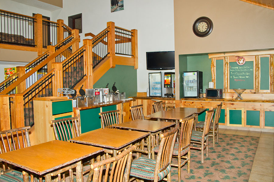breakfast area seating and buffet